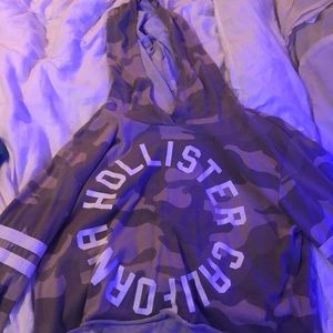 Hollister crop top with hoodie